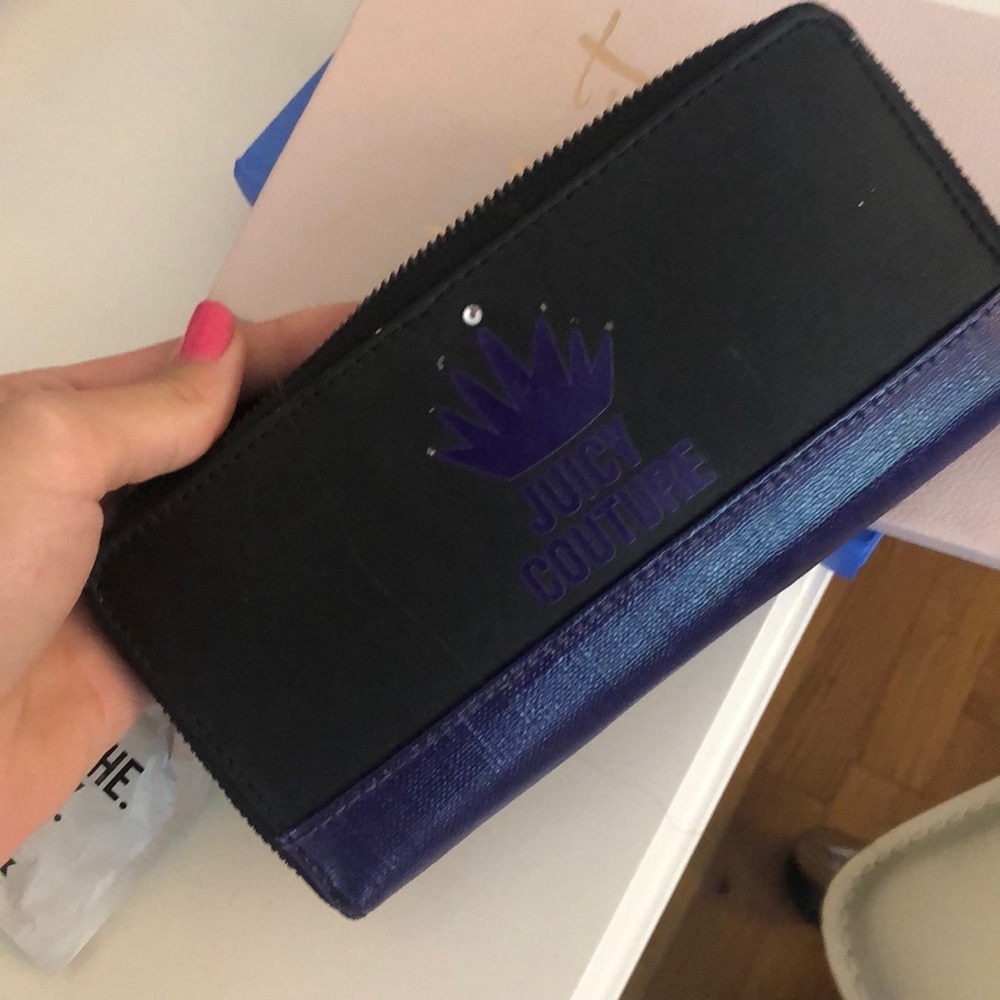 Juicy couture wallet